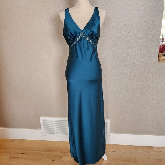 Lioness Max dark green satin style dress size Small - Picture 6 of 10
